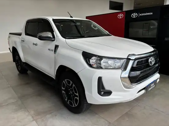 TOYOTA-HILUX-2022