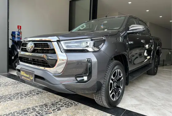 TOYOTA HILUX 2.8 D-4D TURBO DIESEL CD SRX 4X4 AUTOMÁTICO