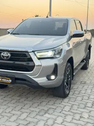 TOYOTA-HILUX-2021