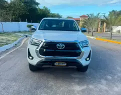 TOYOTA HILUX 2.8 D-4D TURBO DIESEL CD SRX 4X4 AUTOMÁTICO TOYOTA HILUX 2.8 D-4D TURBO DIESEL CD SRX 4X4 AUTOMÁTICO