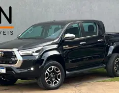 TOYOTA HILUX 2.8 D-4D TURBO DIESEL CD SRX PLUS 4X4 AUTOMÁTICO TOYOTA HILUX 2.8 D-4D TURBO DIESEL CD SRX PLUS 4X4 AUTOMÁTICO