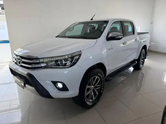 TOYOTA HILUX 2.8 SRX 4X4 CD 16V DIESEL 4P AUTOMÁTICO