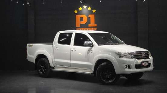 TOYOTA-HILUX-2014