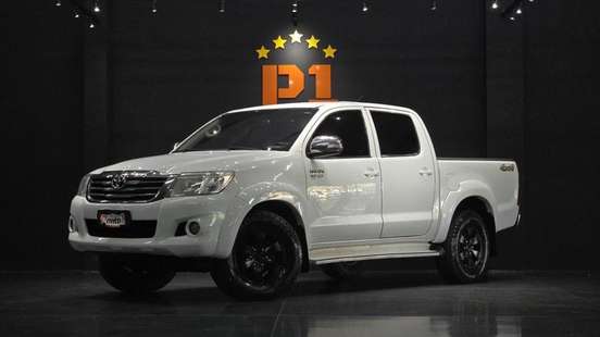 TOYOTA-HILUX-2014