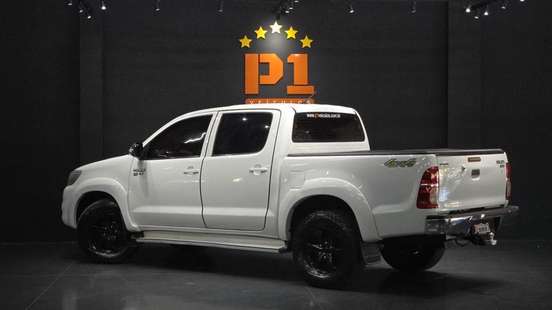 TOYOTA-HILUX-2014