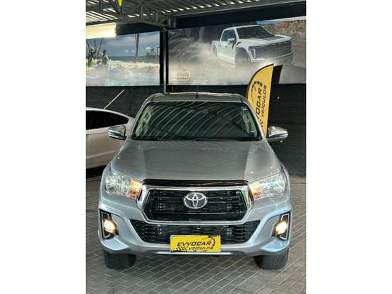 TOYOTA-HILUX-2018