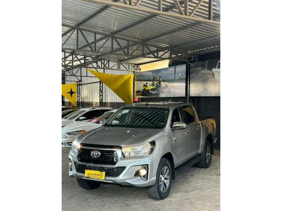 TOYOTA-HILUX-2018