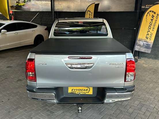 TOYOTA-HILUX-2018