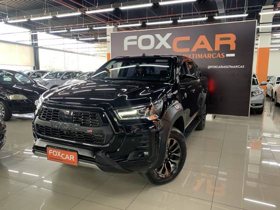 TOYOTA HILUX 2.8 D-4D TURBO DIESEL CD GR-S 4X4 AUTOMÁTICO