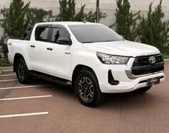 TOYOTA HILUX 2.8 D-4D TURBO DIESEL CD POWER PACK 4X4 MANUAL TOYOTA HILUX 2.8 D-4D TURBO DIESEL CD POWER PACK 4X4 MANUAL