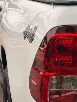 TOYOTA-HILUX-2022