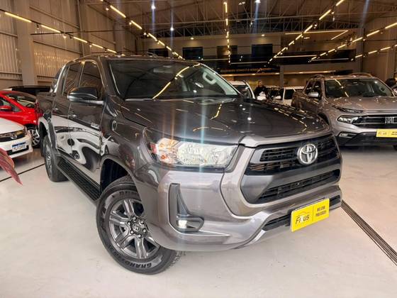 TOYOTA HILUX 2.8 D-4D TURBO DIESEL CD SR 4X4 AUTOMÁTICO