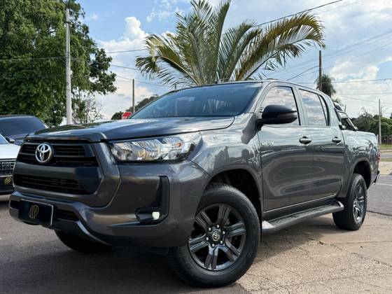 TOYOTA HILUX 2.8 D-4D TURBO DIESEL CD SR 4X4 AUTOMÁTICO