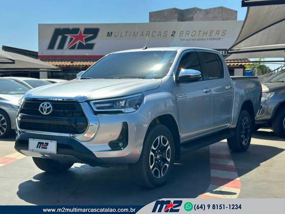 TOYOTA HILUX 2.8 D-4D TURBO DIESEL CD SRV 4X4 AUTOMÁTICO
