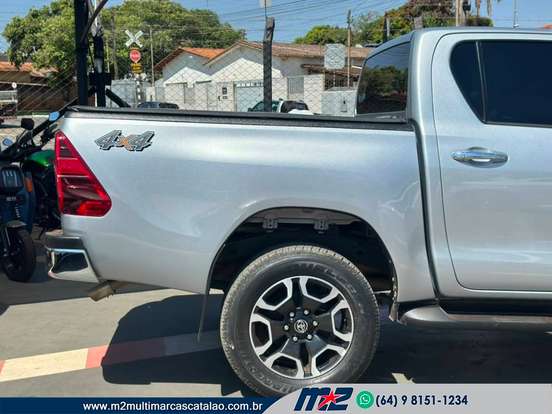 TOYOTA-HILUX-2024