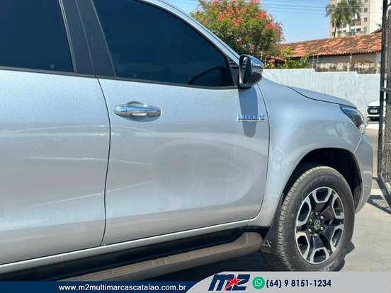 TOYOTA-HILUX-2024