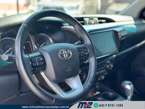 TOYOTA-HILUX-2.8 D-4D TURBO DIESEL CD SRV 4X4 AUTOMÁTICO TOYOTA-HILUX-2024