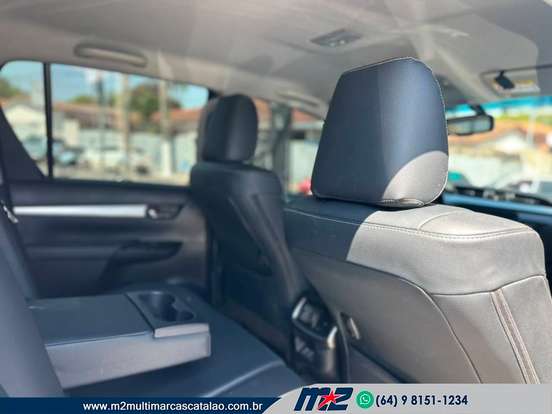 TOYOTA-HILUX-2.8 D-4D TURBO DIESEL CD SRV 4X4 AUTOMÁTICO TOYOTA-HILUX-2024