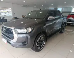 TOYOTA HILUX 2.8 D-4D TURBO DIESEL CD SRV 4X4 AUTOMÁTICO TOYOTA HILUX 2.8 D-4D TURBO DIESEL CD SRV 4X4 AUTOMÁTICO
