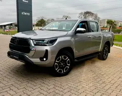TOYOTA HILUX 2.8 D-4D TURBO DIESEL CD SRX 4X4 AUTOMÁTICO TOYOTA HILUX 2.8 D-4D TURBO DIESEL CD SRX 4X4 AUTOMÁTICO