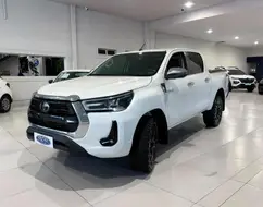TOYOTA HILUX 2.8 D-4D TURBO DIESEL CD SRX 4X4 AUTOMÁTICO TOYOTA HILUX 2.8 D-4D TURBO DIESEL CD SRX 4X4 AUTOMÁTICO