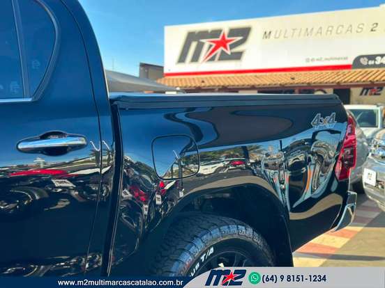 TOYOTA-HILUX-2.8 D-4D TURBO DIESEL CD SRX 4X4 AUTOMÁTICO TOYOTA-HILUX-2022