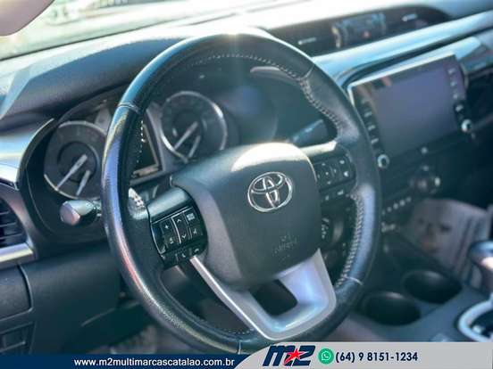 TOYOTA-HILUX-2022