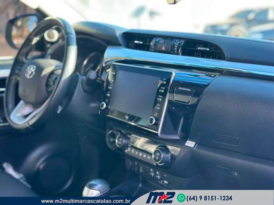 TOYOTA-HILUX-2022