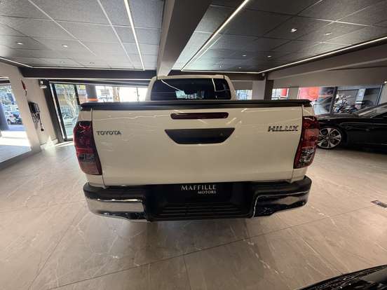 TOYOTA-HILUX-2022