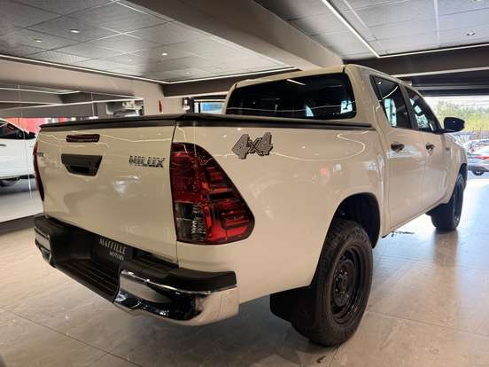 TOYOTA-HILUX-2.8 D-4D TURBO DIESEL CHASSI 4X4 MANUAL TOYOTA-HILUX-2022