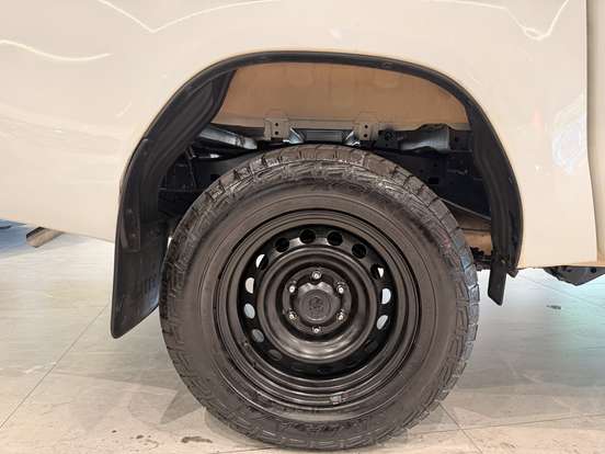 TOYOTA-HILUX-2.8 D-4D TURBO DIESEL CHASSI 4X4 MANUAL TOYOTA-HILUX-2022