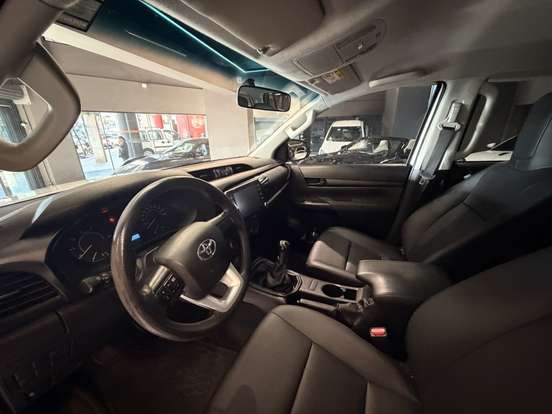 TOYOTA-HILUX-2.8 D-4D TURBO DIESEL CHASSI 4X4 MANUAL TOYOTA-HILUX-2022