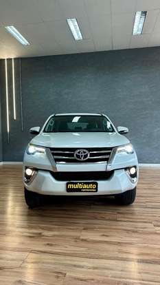 TOYOTA-HILUX-2.8 SRX 4X4 CD 16V DIESEL 4P AUTOMÁTICO TOYOTA-HILUX-2016