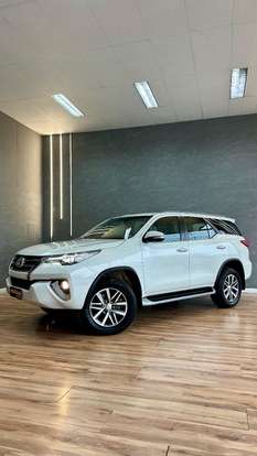 TOYOTA-HILUX-2.8 SRX 4X4 CD 16V DIESEL 4P AUTOMÁTICO TOYOTA-HILUX-2016
