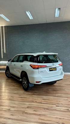 TOYOTA-HILUX-2.8 SRX 4X4 CD 16V DIESEL 4P AUTOMÁTICO TOYOTA-HILUX-2016
