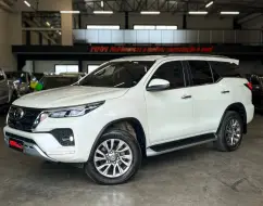 TOYOTA HILUX SW4 2.8 D-4D TURBO DIESEL SRX 4X4 AUTOMÁTICO TOYOTA HILUX SW4 2.8 D-4D TURBO DIESEL SRX 4X4 AUTOMÁTICO