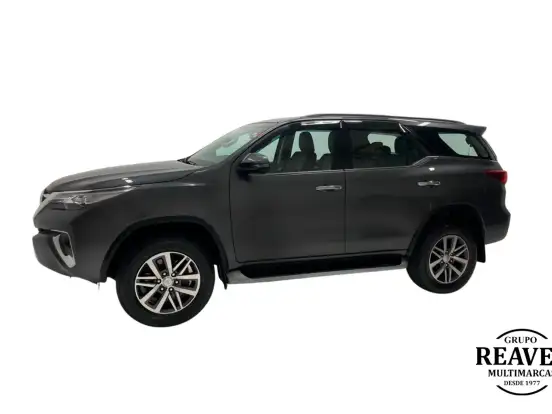 TOYOTA-HILUX SW4-2.8 SRX 4X4 7 LUGARES 16V TURBO INTERCOOLER DIESEL 4P AUTOMÁTICO TOYOTA-HILUX SW4-2019