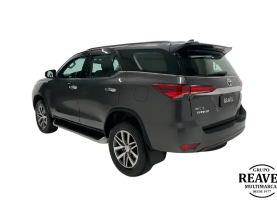 TOYOTA-HILUX SW4-2.8 SRX 4X4 7 LUGARES 16V TURBO INTERCOOLER DIESEL 4P AUTOMÁTICO TOYOTA-HILUX SW4-2019