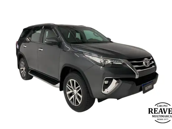 TOYOTA-HILUX SW4-2.8 SRX 4X4 7 LUGARES 16V TURBO INTERCOOLER DIESEL 4P AUTOMÁTICO TOYOTA-HILUX SW4-2019