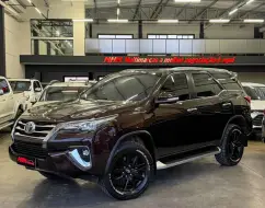 TOYOTA HILUX SW4 2.8 SRX 4X4 7 LUGARES 16V TURBO INTERCOOLER DIESEL 4P AUTOMÁTICO TOYOTA HILUX SW4 2.8 SRX 4X4 7 LUGARES 16V TURBO INTERCOOLER DIESEL 4P AUTOMÁTICO