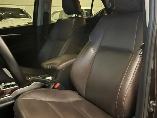 TOYOTA-HILUX SW4-2.8 SRX 4X4 7 LUGARES 16V TURBO INTERCOOLER DIESEL 4P AUTOMÁTICO TOYOTA-HILUX SW4-2018
