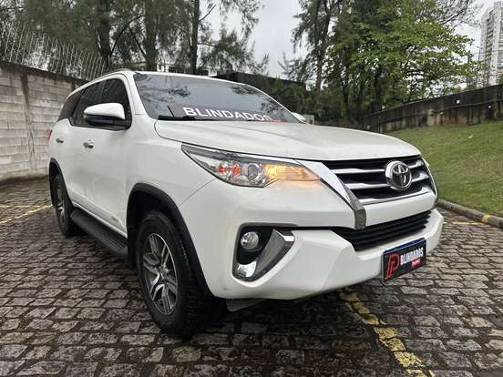 TOYOTA-HILUX SW4-2.7 SRV 7 LUGARES 4X2 16V FLEX 4P AUTOMÁTICO TOYOTA-HILUX SW4-2019