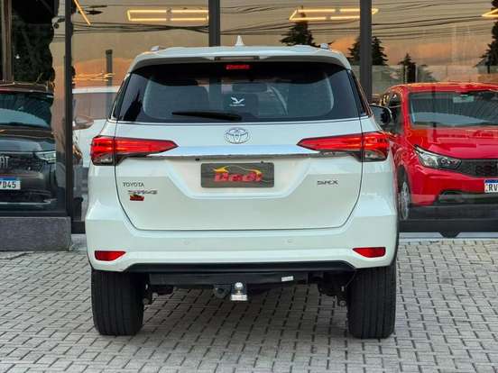 TOYOTA-HILUX SW4-2016