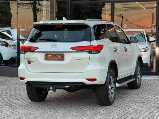 TOYOTA-HILUX SW4-2016