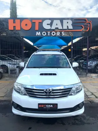 TOYOTA HILUX SW4 3.0 SRV 4X4 16V TURBO INTERCOOLER DIESEL 4P AUTOMÁTICO