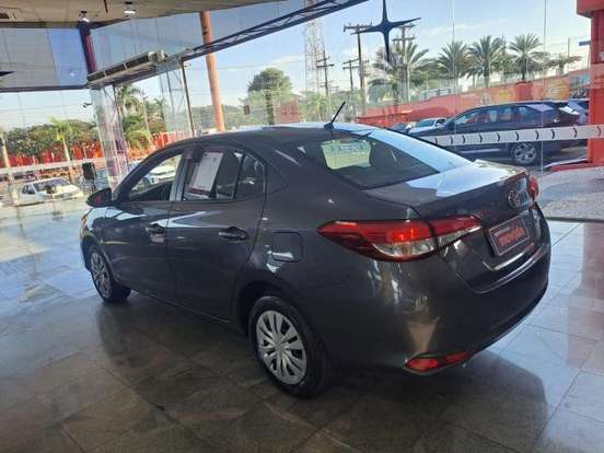 TOYOTA-YARIS-2024