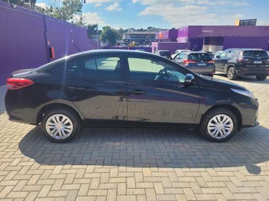TOYOTA-YARIS-2024
