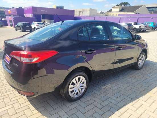 TOYOTA-YARIS-2024