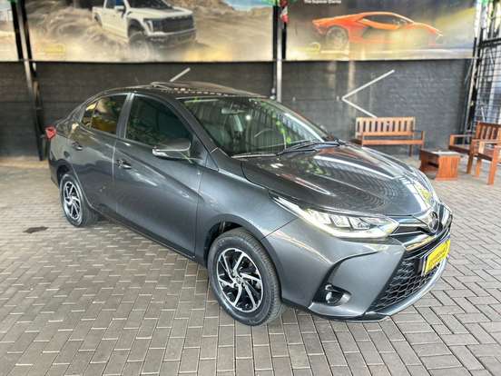 TOYOTA-YARIS-2024