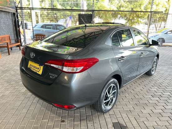 TOYOTA-YARIS-2024